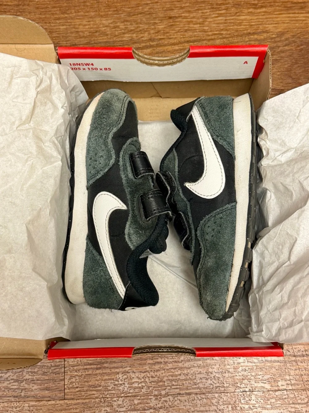 Nike md valiant